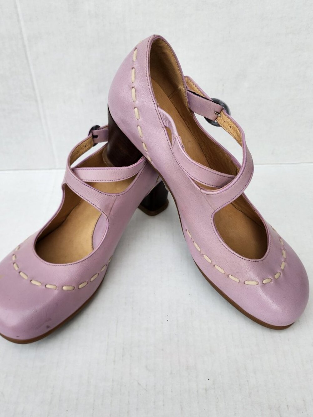 John Fluevog Hey Minstrel Lilac Purple Leather Mary Jane Heels 8.5 Rare Find - Picture 3 of 16